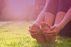 Отеки ног в жару: причины, профилактика, лечение